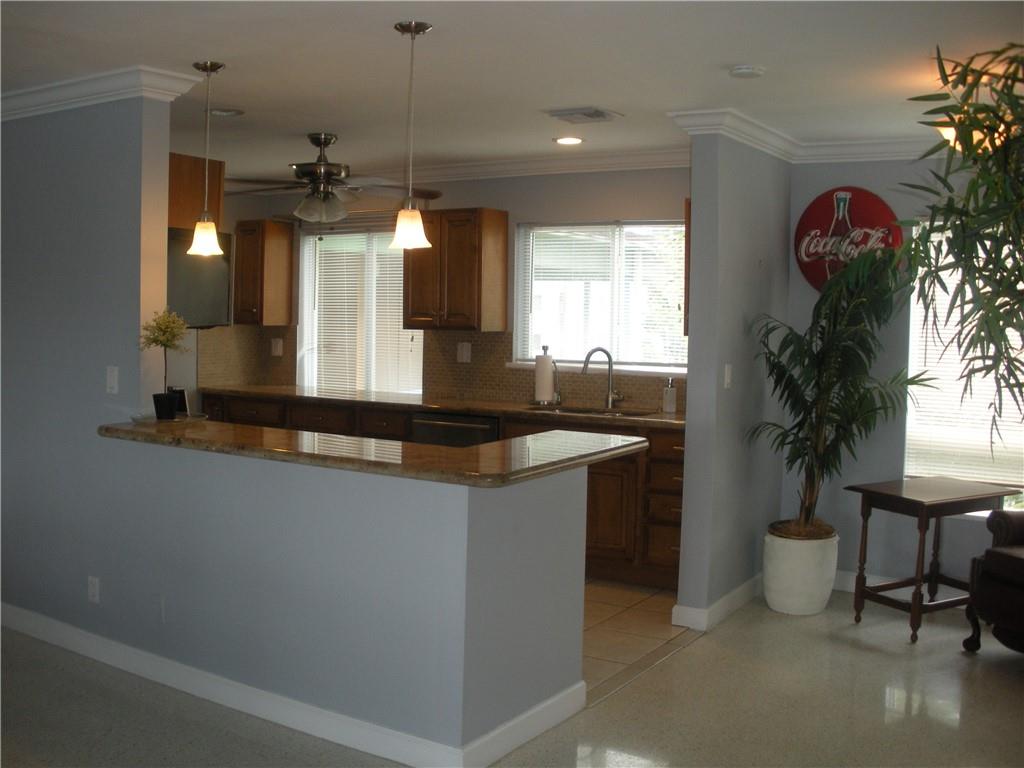 711 Bayshore Dr 302