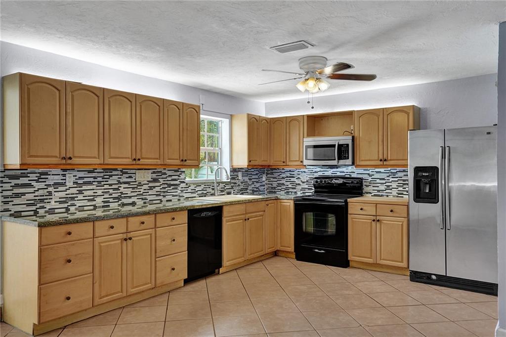 407 S 56th Ter