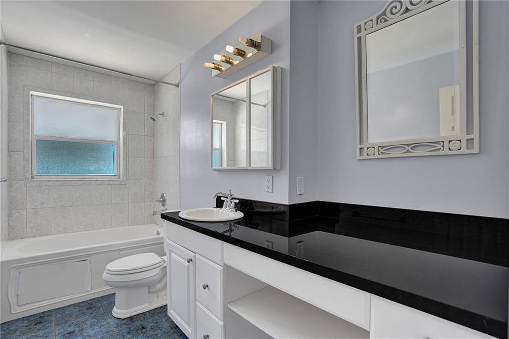 407 S 56th Ter