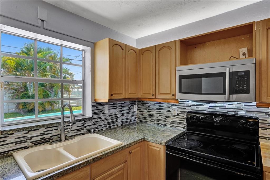 407 S 56th Ter