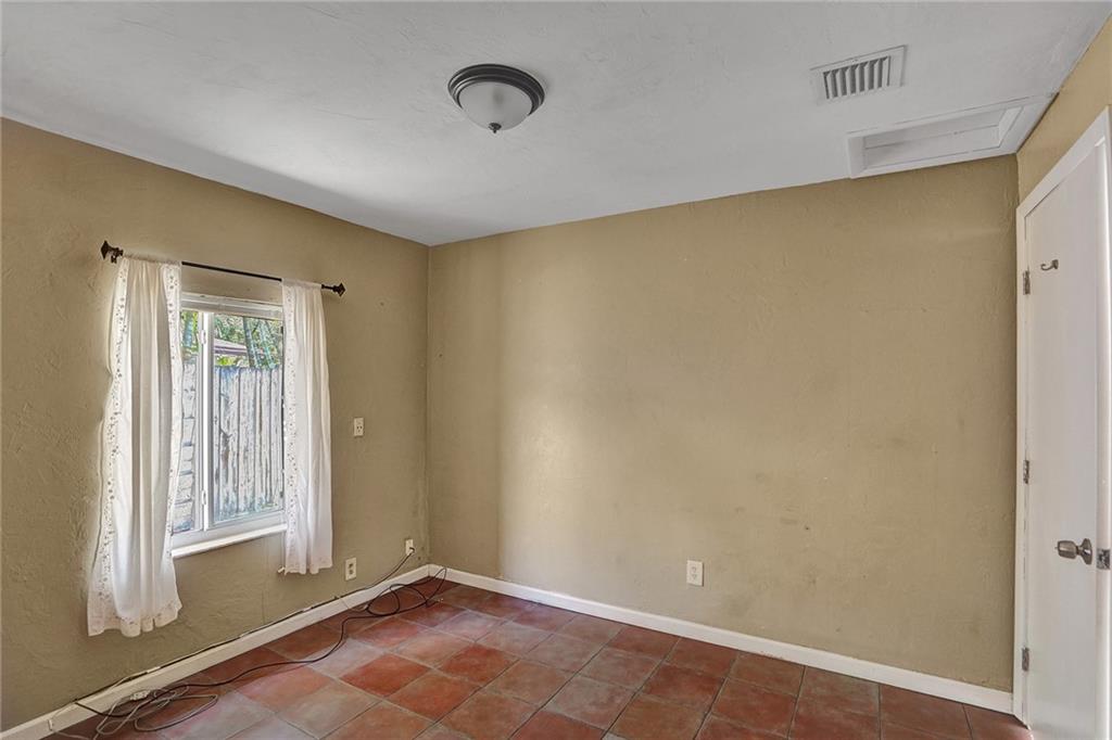 407 S 56th Ter