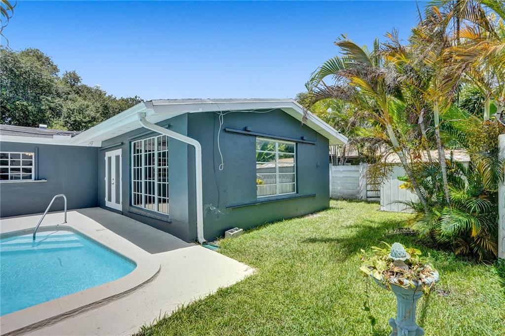 407 S 56th Ter