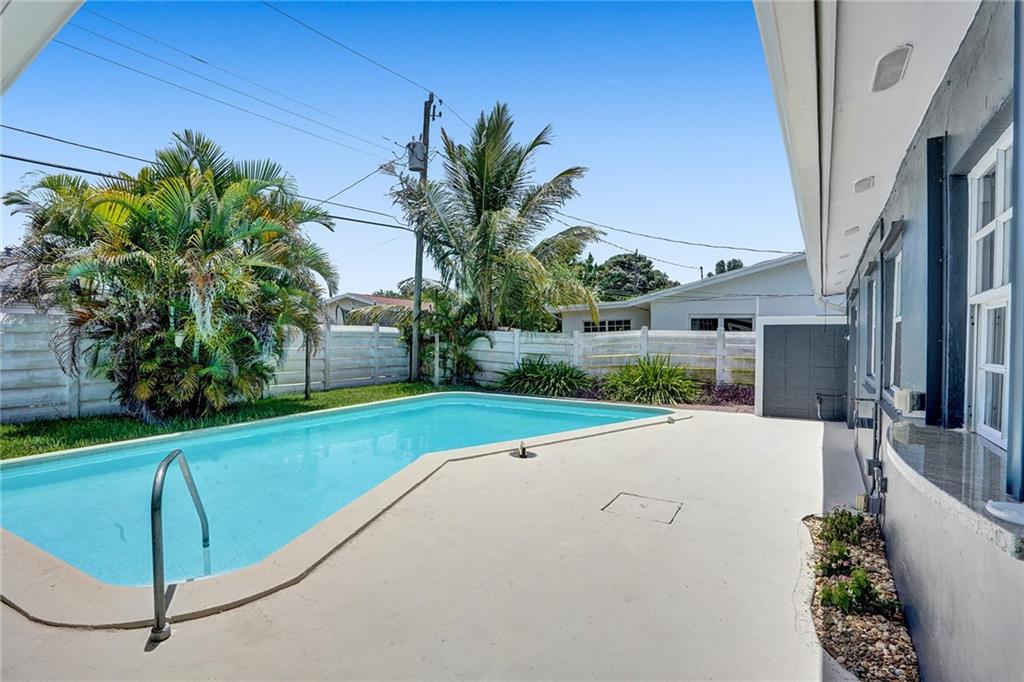 407 S 56th Ter