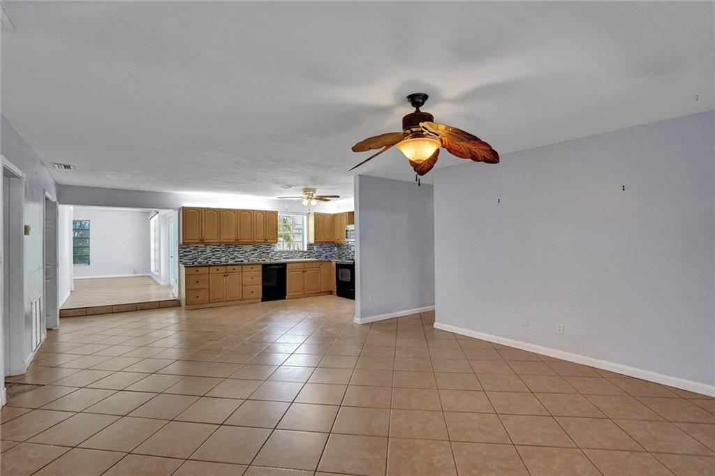 407 S 56th Ter