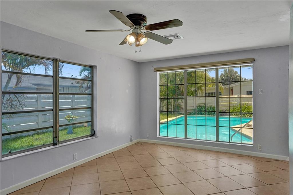 407 S 56th Ter