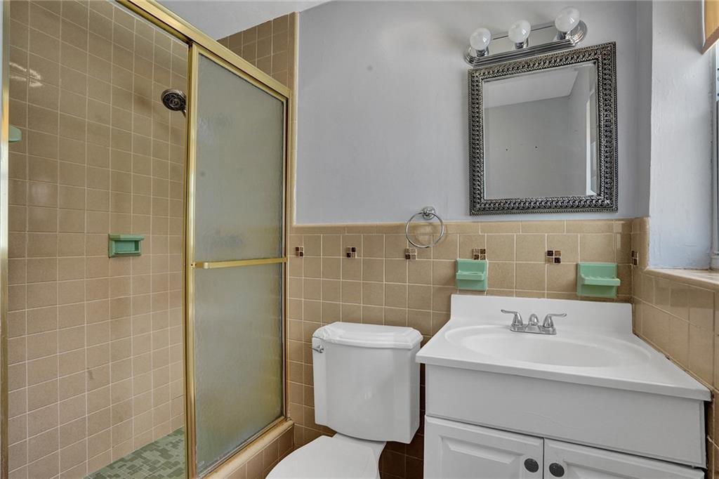 407 S 56th Ter
