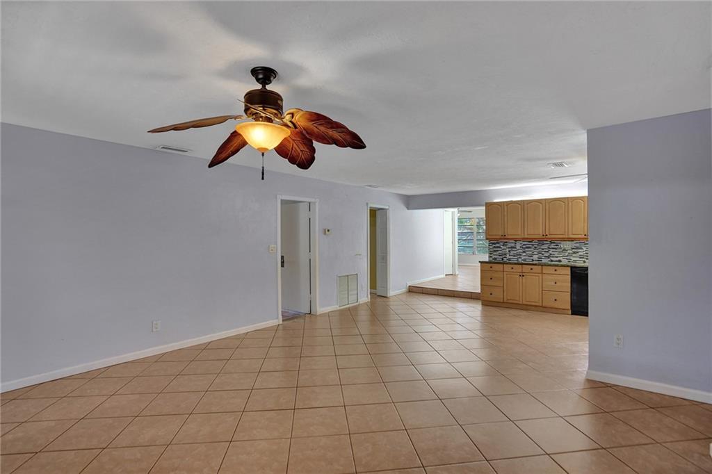 407 S 56th Ter