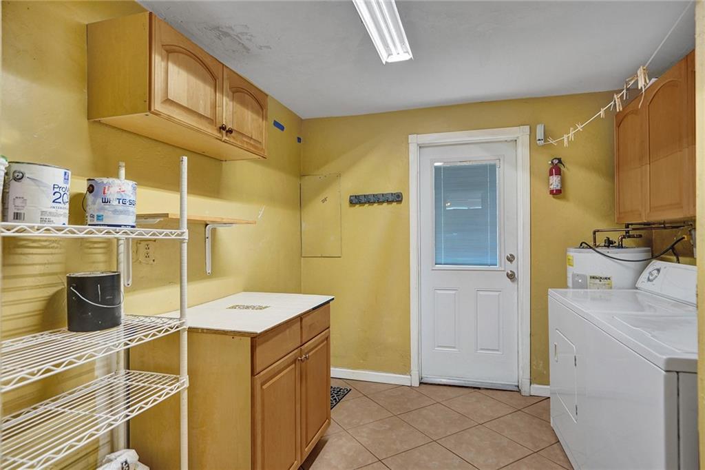 407 S 56th Ter