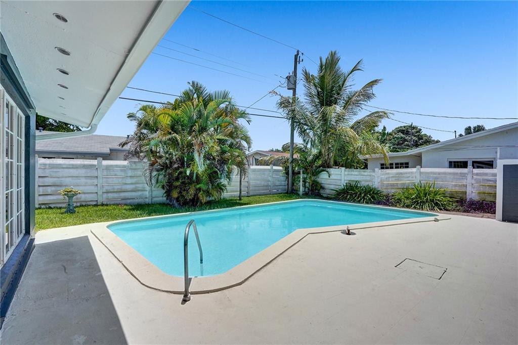 407 S 56th Ter