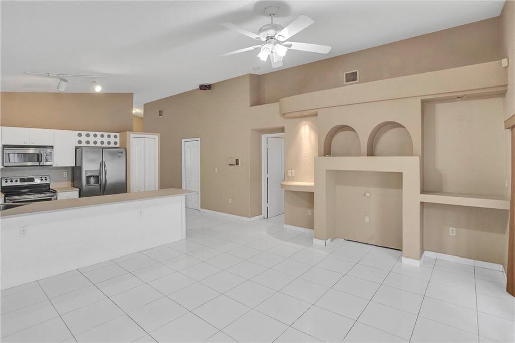 8771 NW 141st Ter