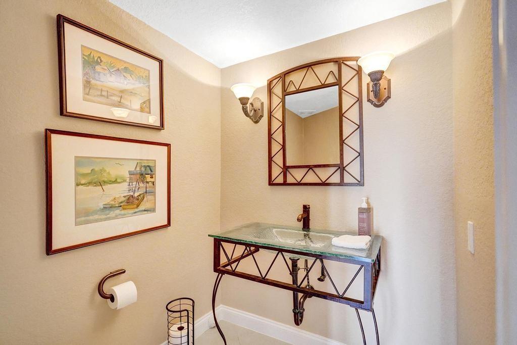 3078 NE 49th Street