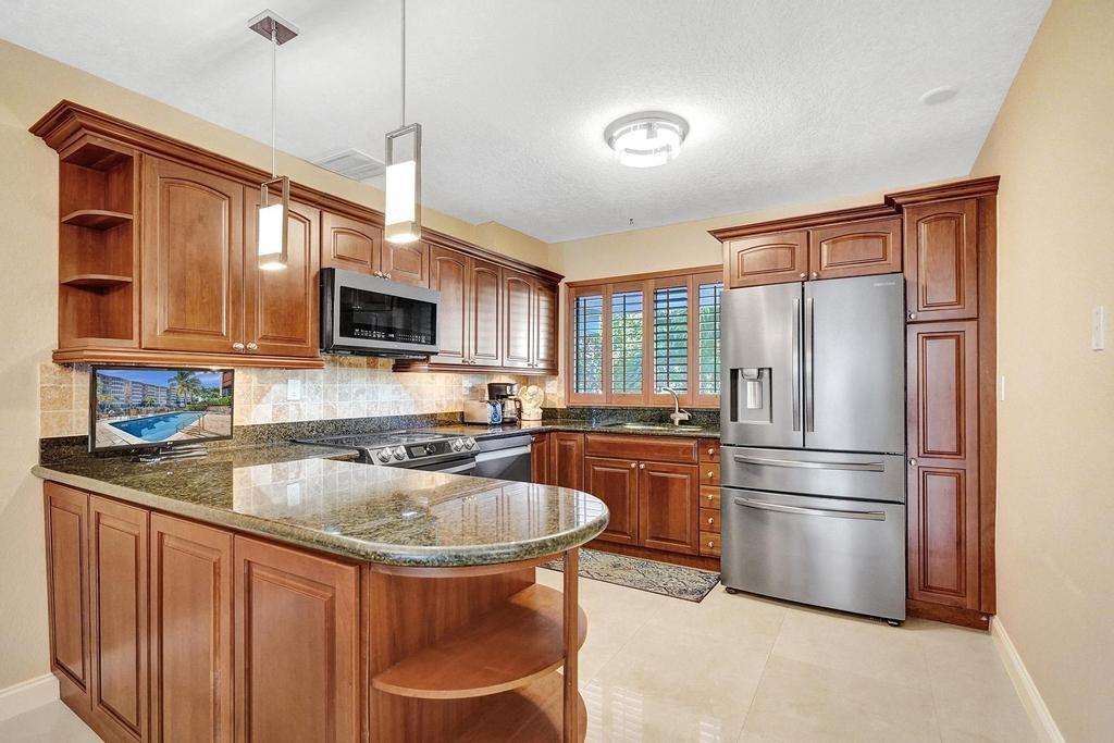 3078 NE 49th Street