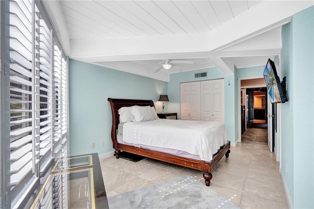 3078 NE 49th Street