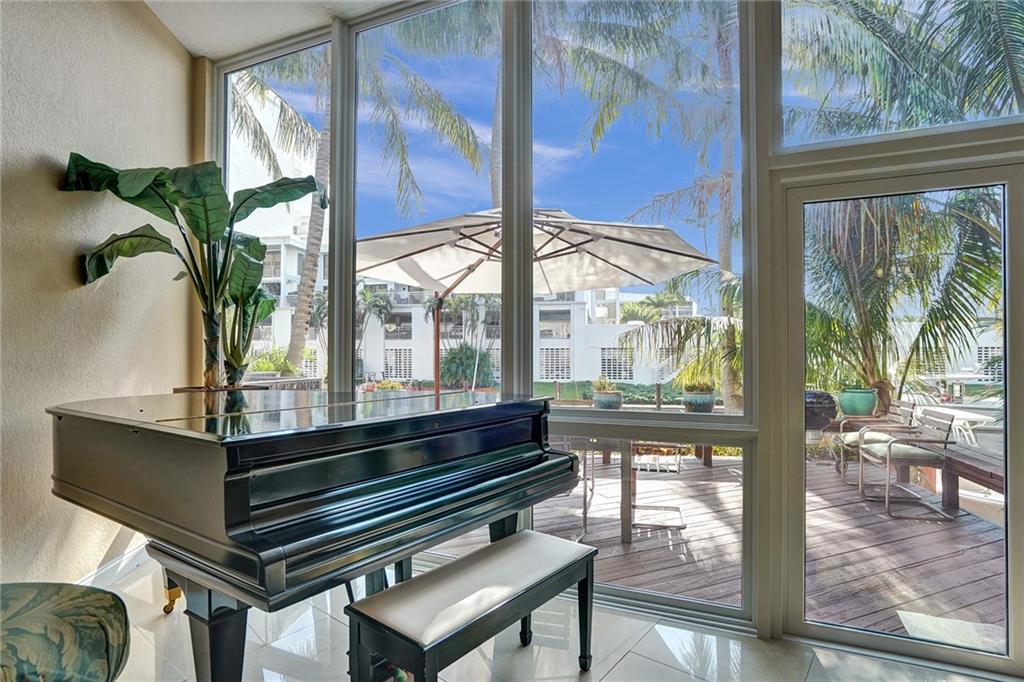 3078 NE 49th Street