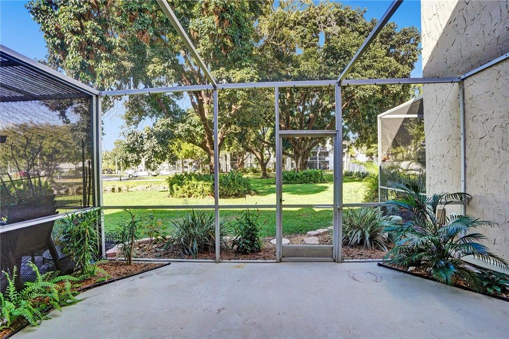 521 N Pine Island Rd 11