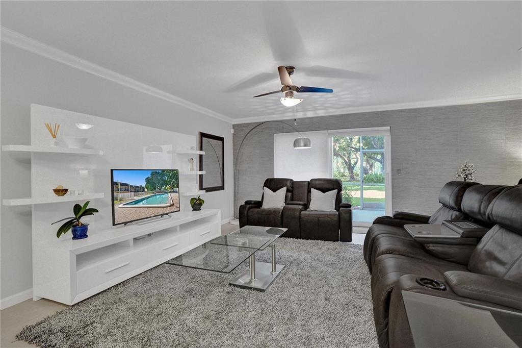521 N Pine Island Rd 11