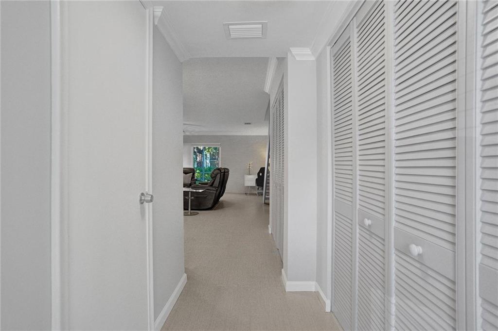 521 N Pine Island Rd 11