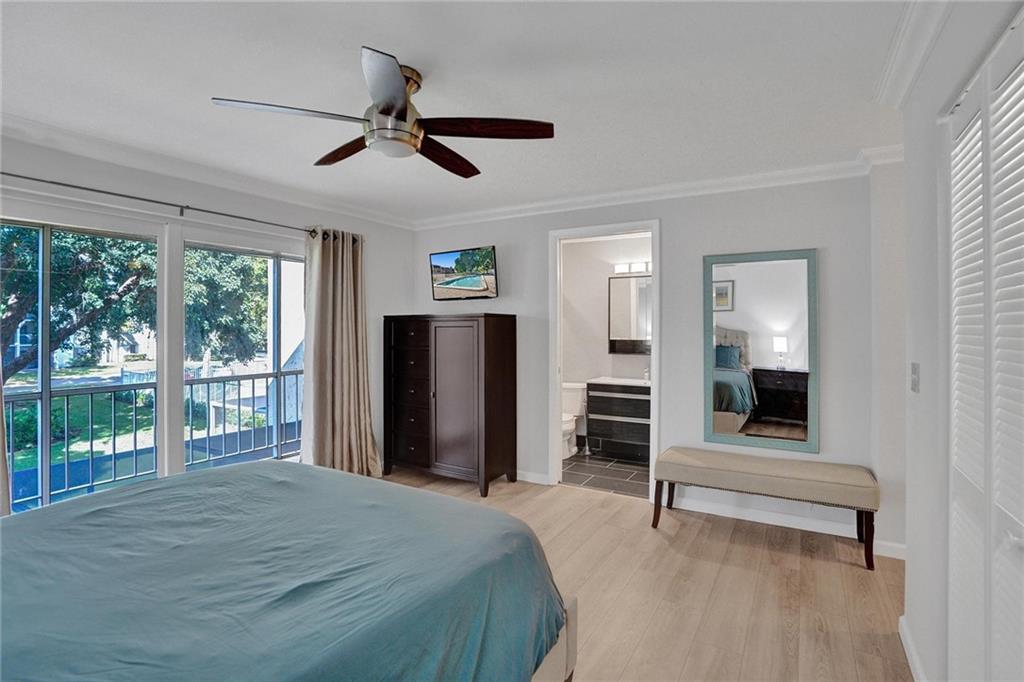 521 N Pine Island Rd 11