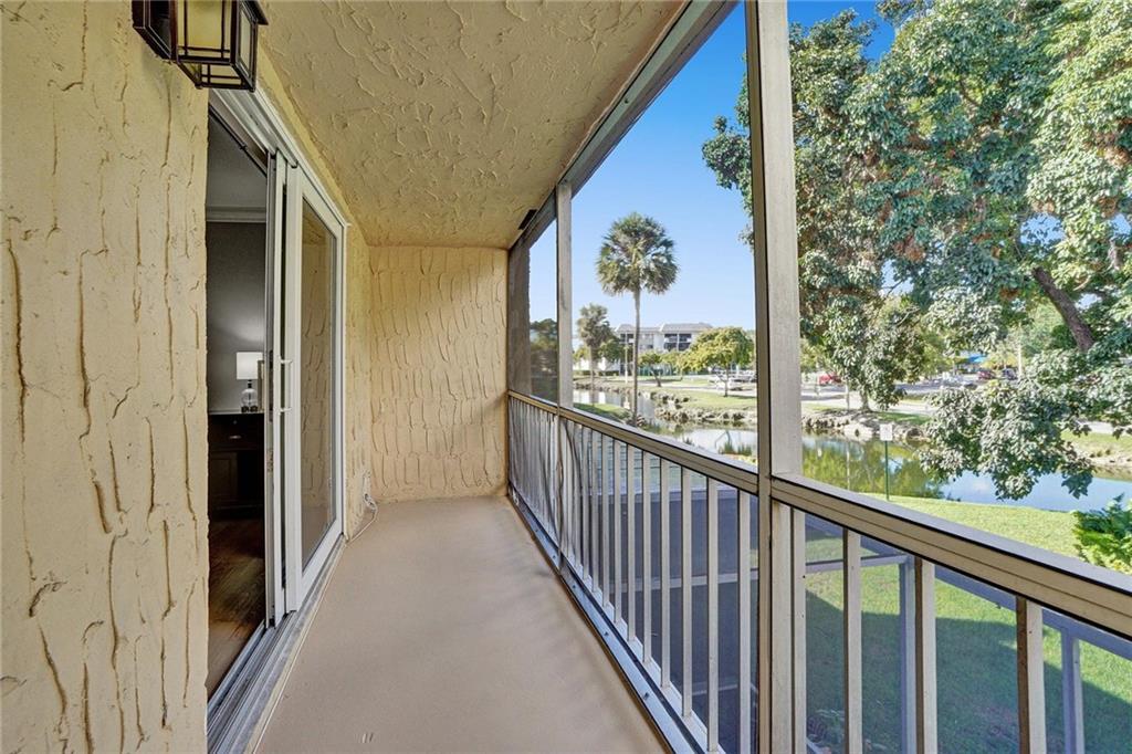 521 N Pine Island Rd 11