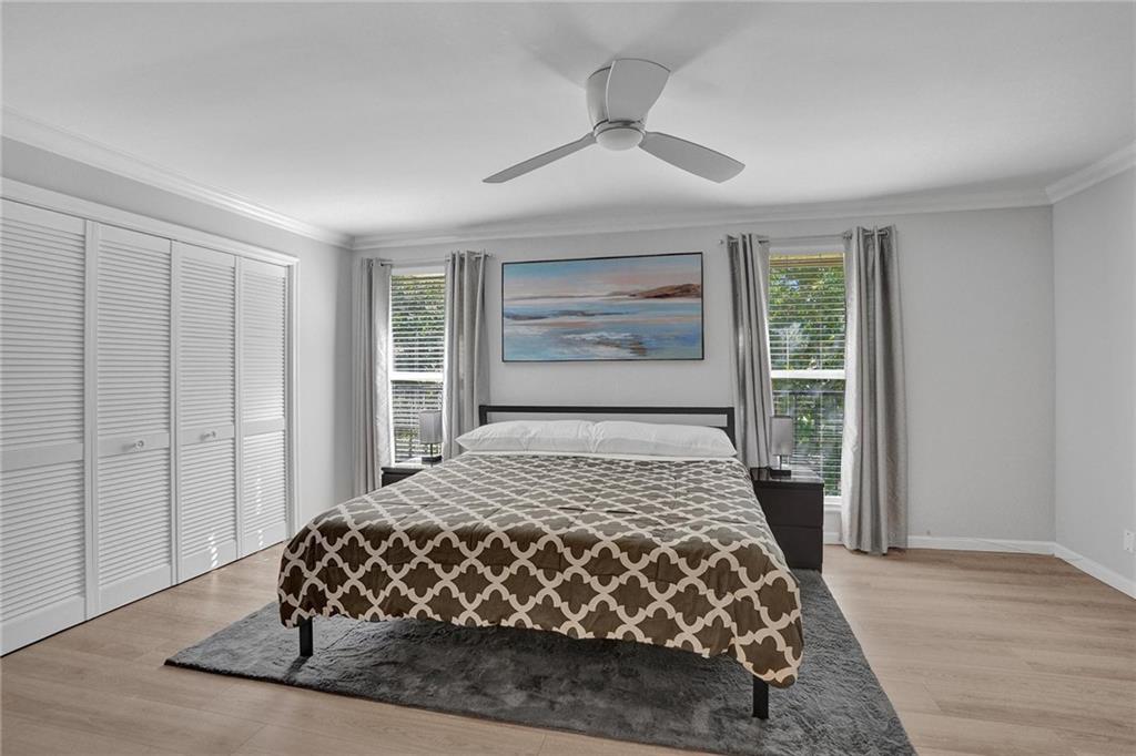 521 N Pine Island Rd 11