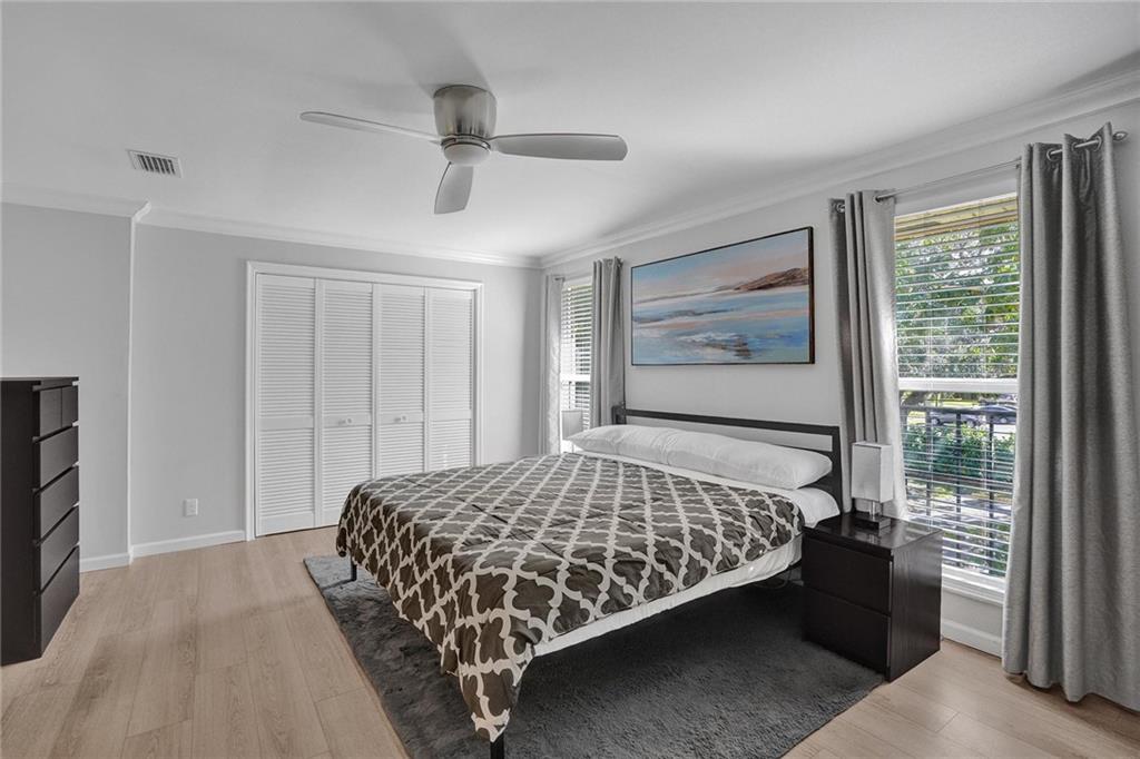 521 N Pine Island Rd 11