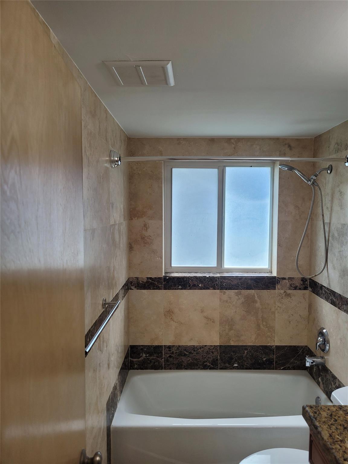 711 Bayshore Dr 202