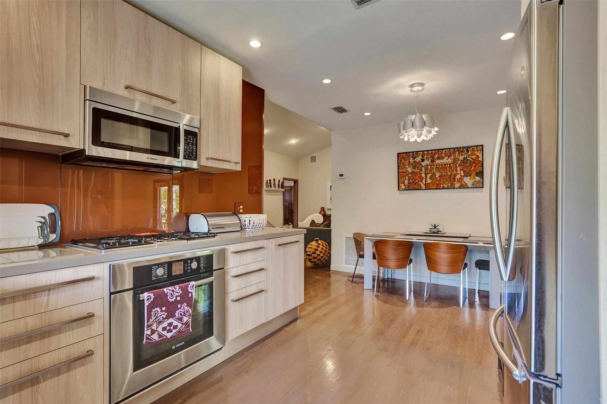 729 NE 18th Ave