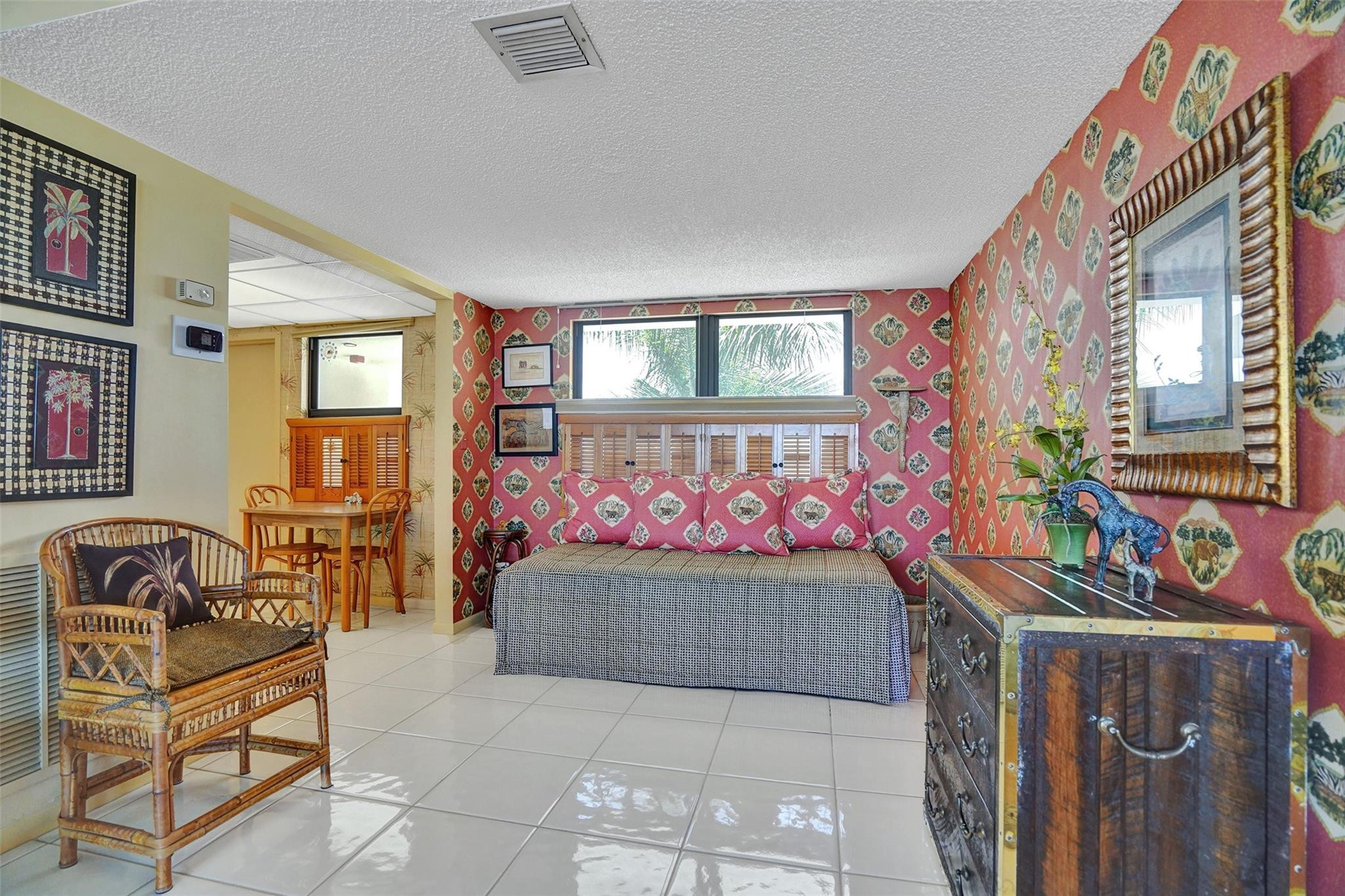 3100 NE 48th St 514