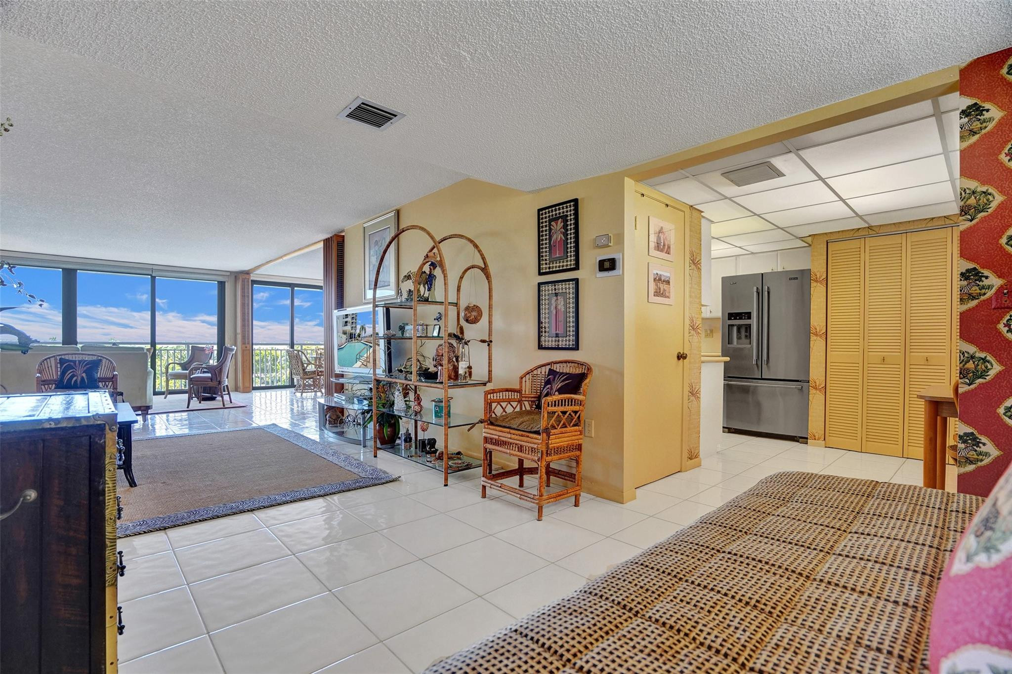 3100 NE 48th St 514