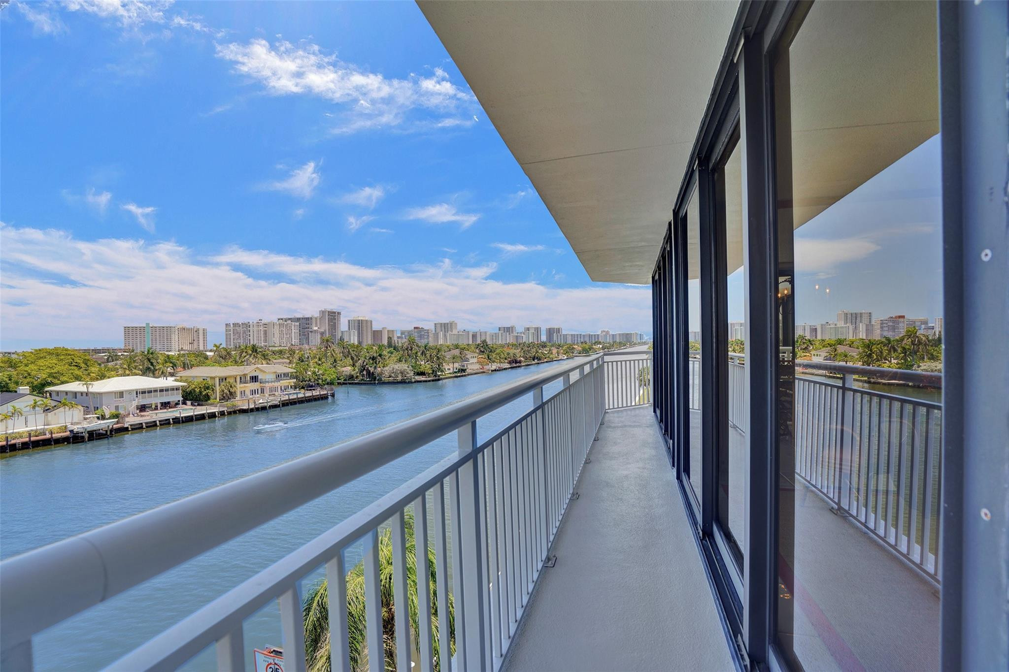 3100 NE 48th St 514