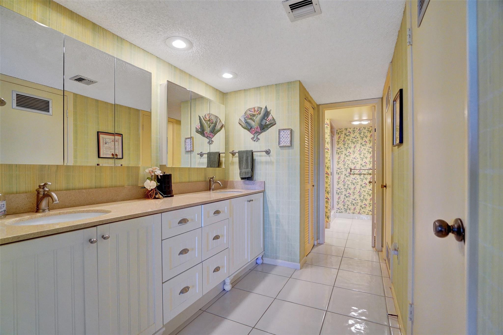 3100 NE 48th St 514