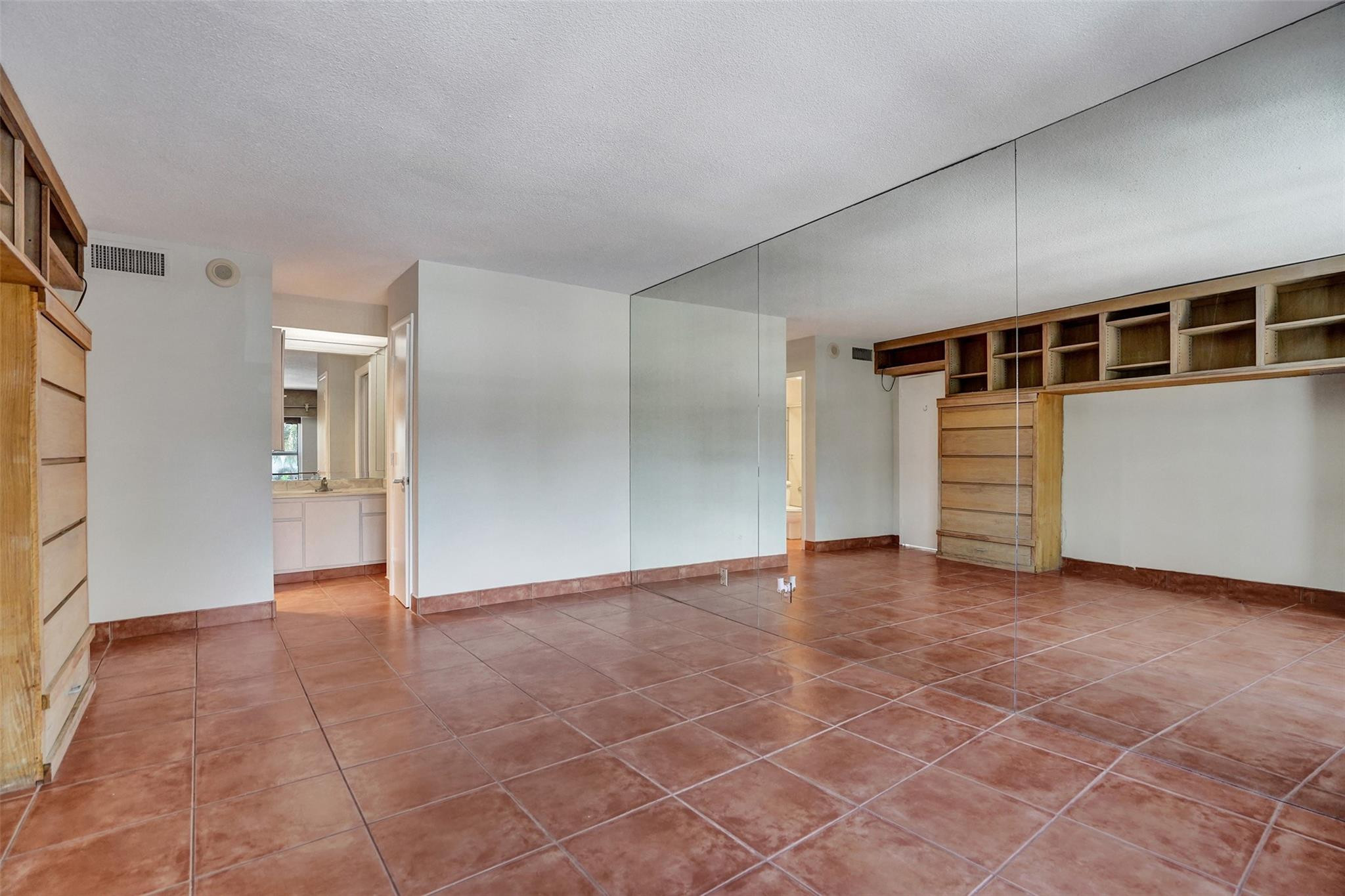 5100 Dupont Blvd 2G
