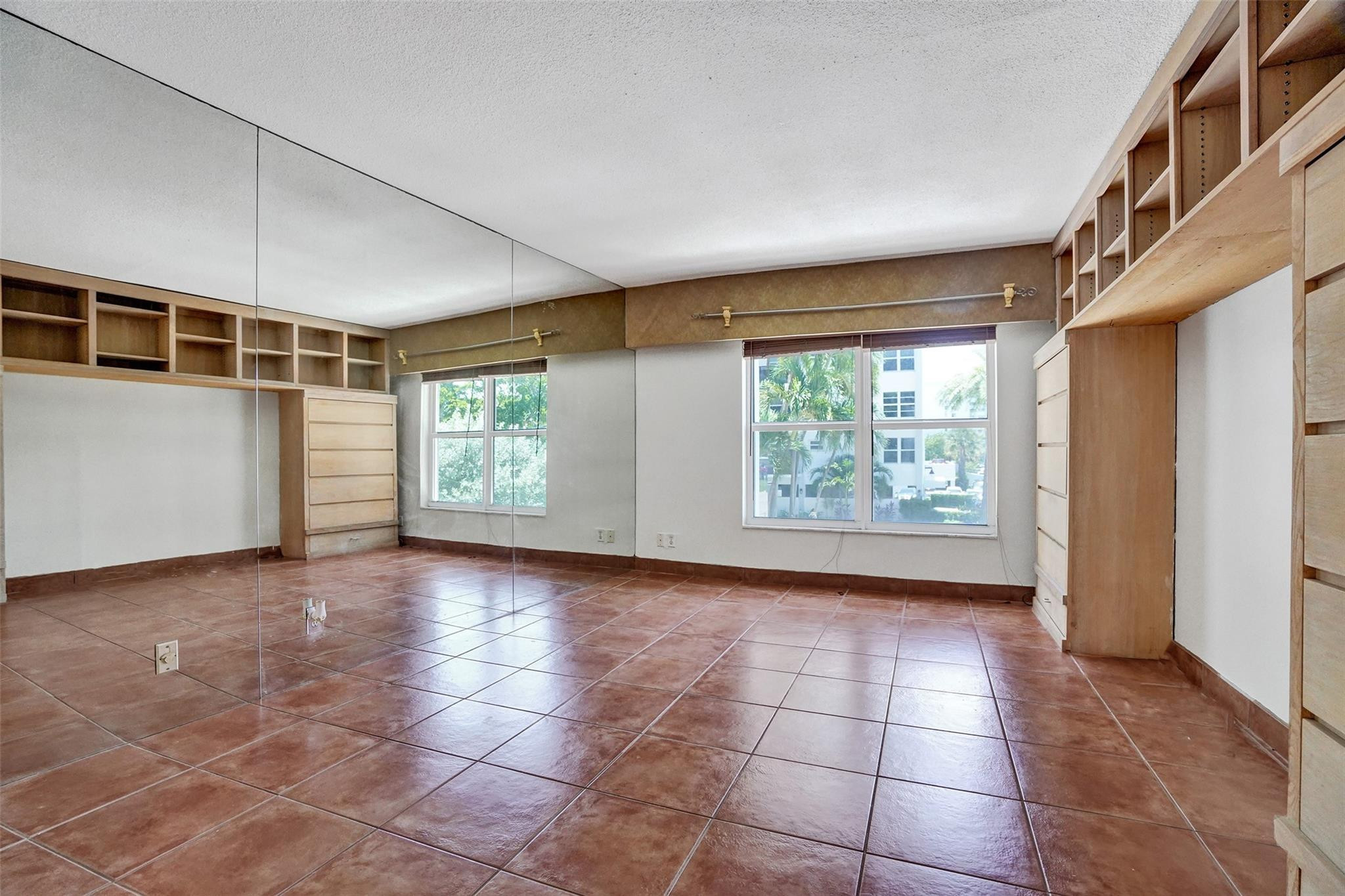 5100 Dupont Blvd 2G