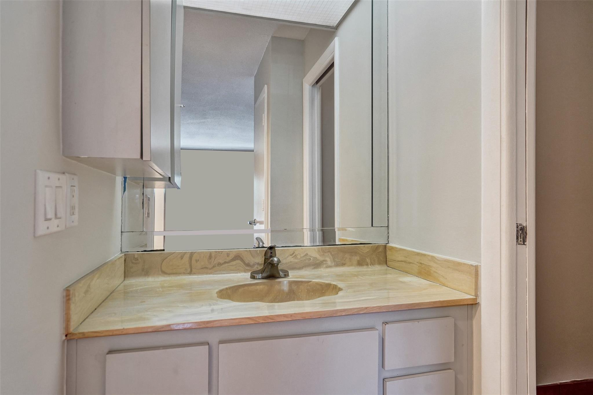 5100 Dupont Blvd 2G