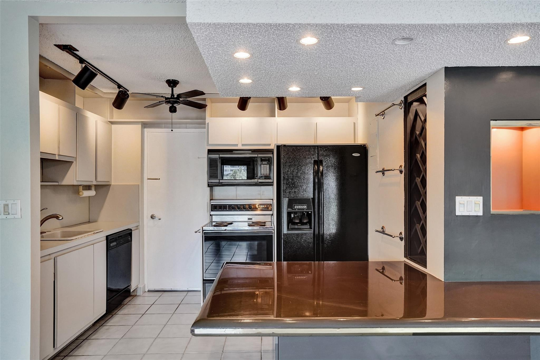 5100 Dupont Blvd 2G