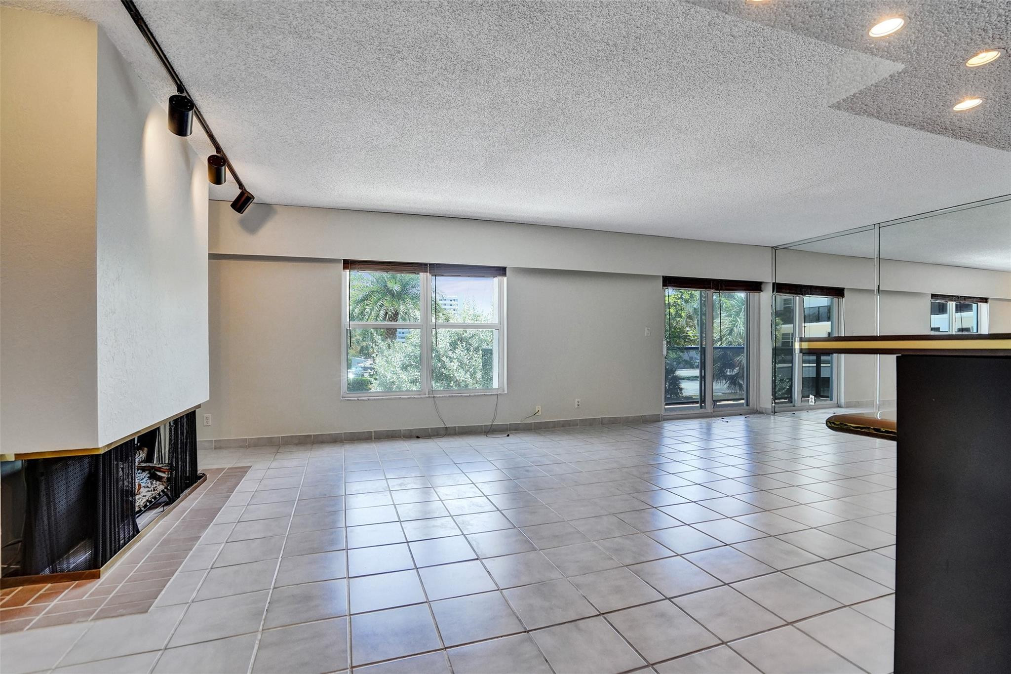 5100 Dupont Blvd 2G