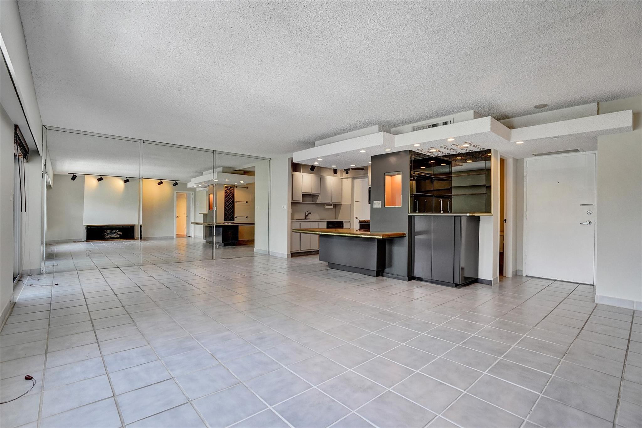 5100 Dupont Blvd 2G