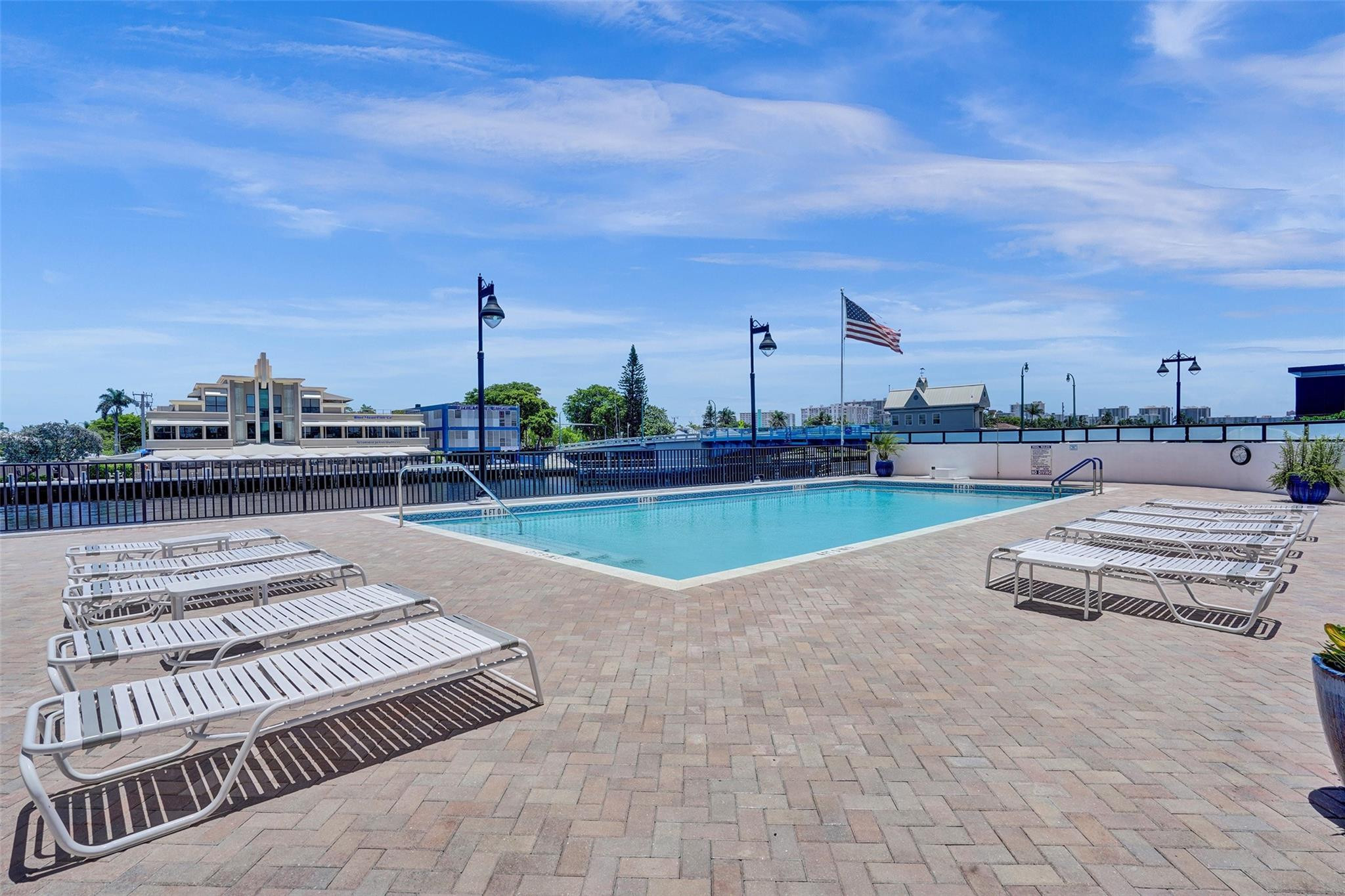 5100 Dupont Blvd 2G