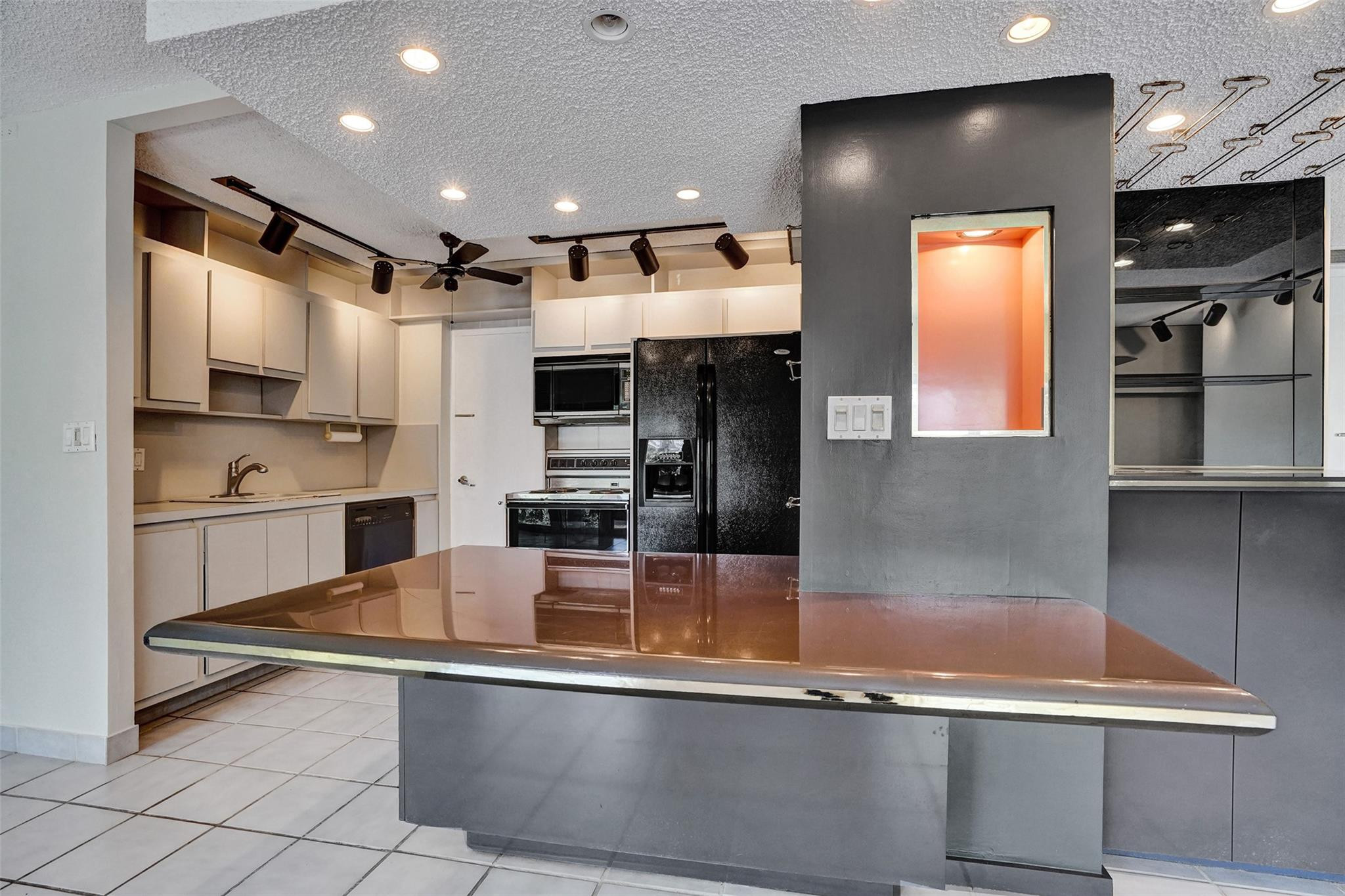 5100 Dupont Blvd 2G