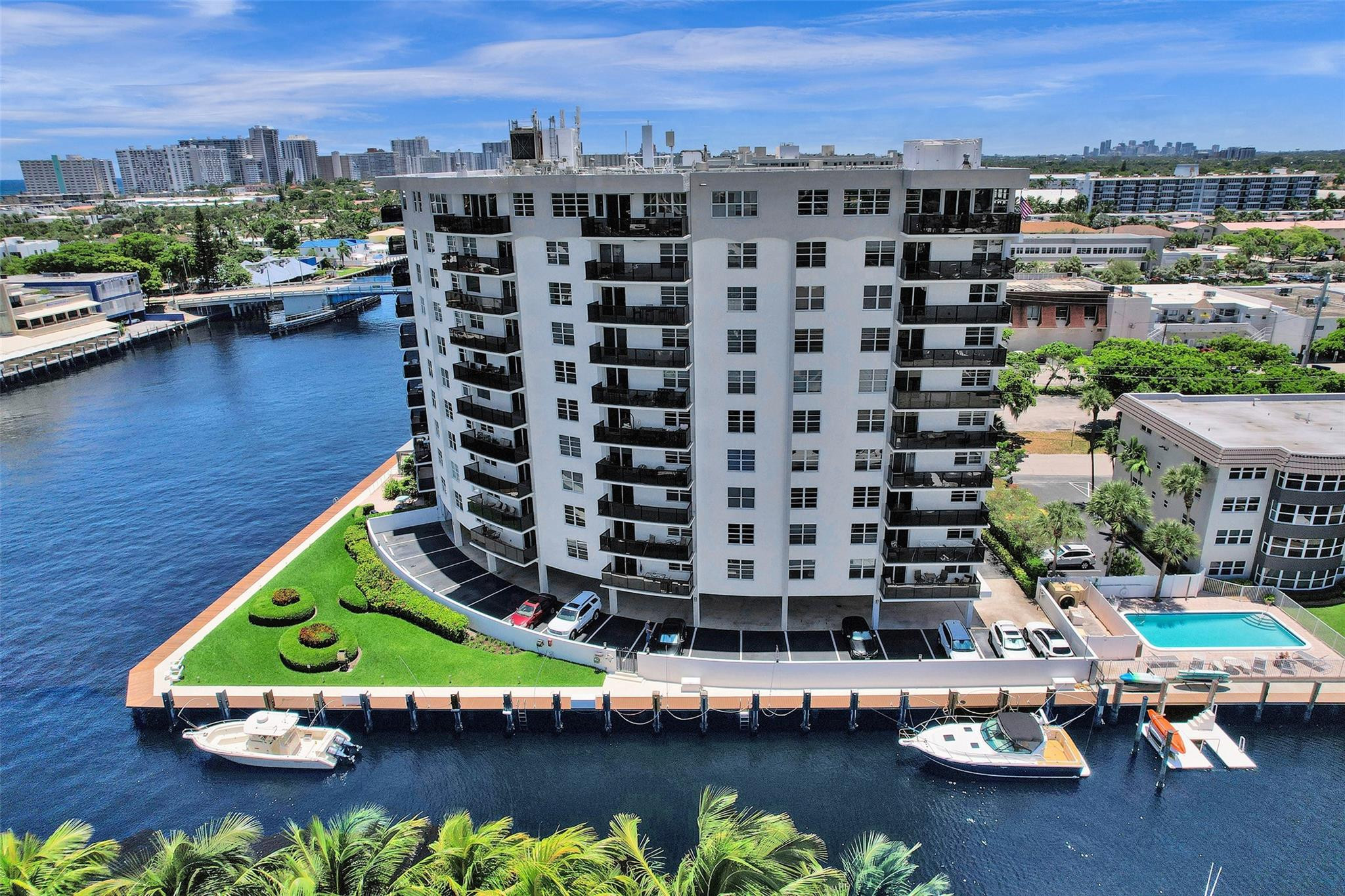 5100 Dupont Blvd 2G
