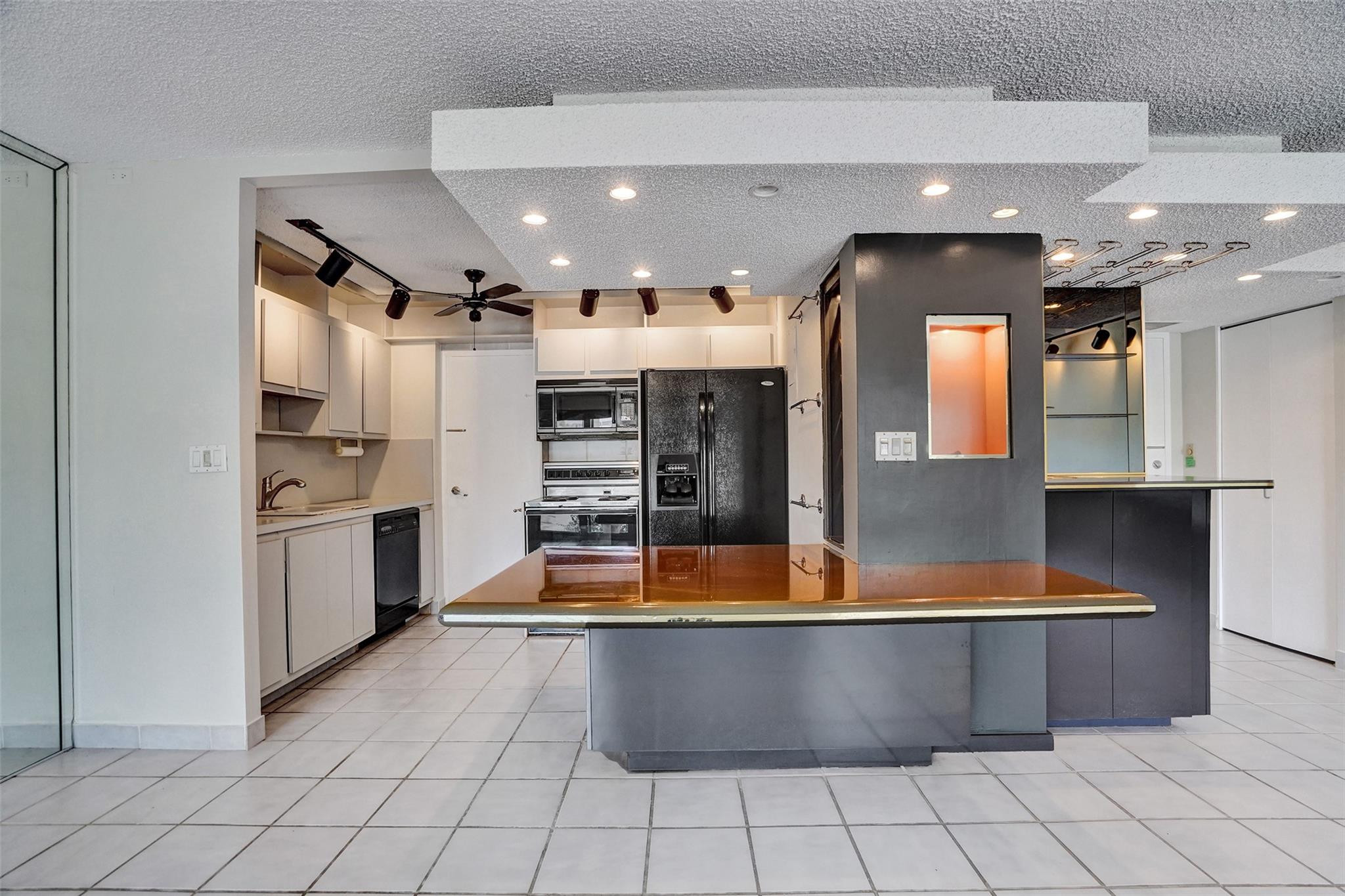 5100 Dupont Blvd 2G