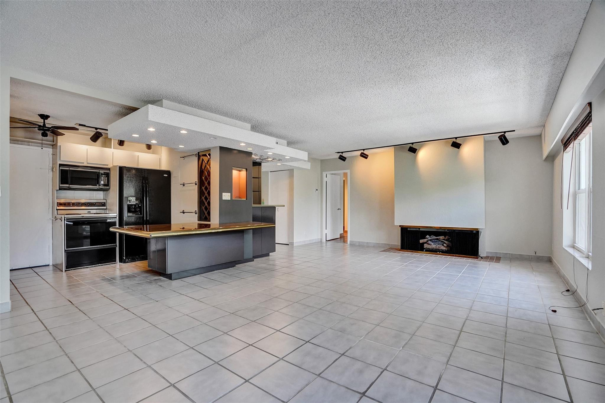 5100 Dupont Blvd 2G