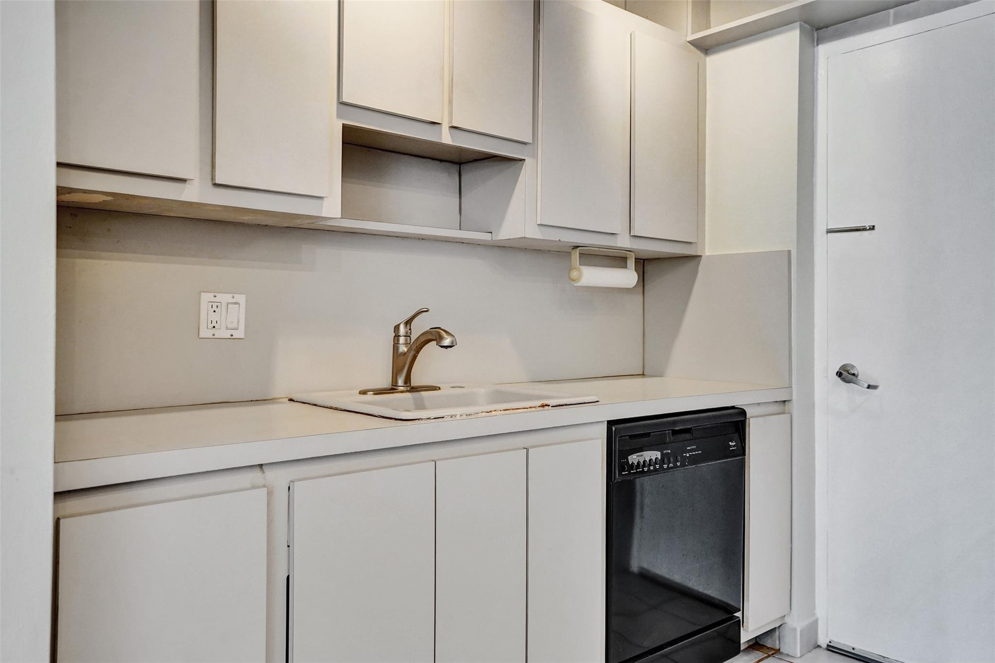 5100 Dupont Blvd 2G