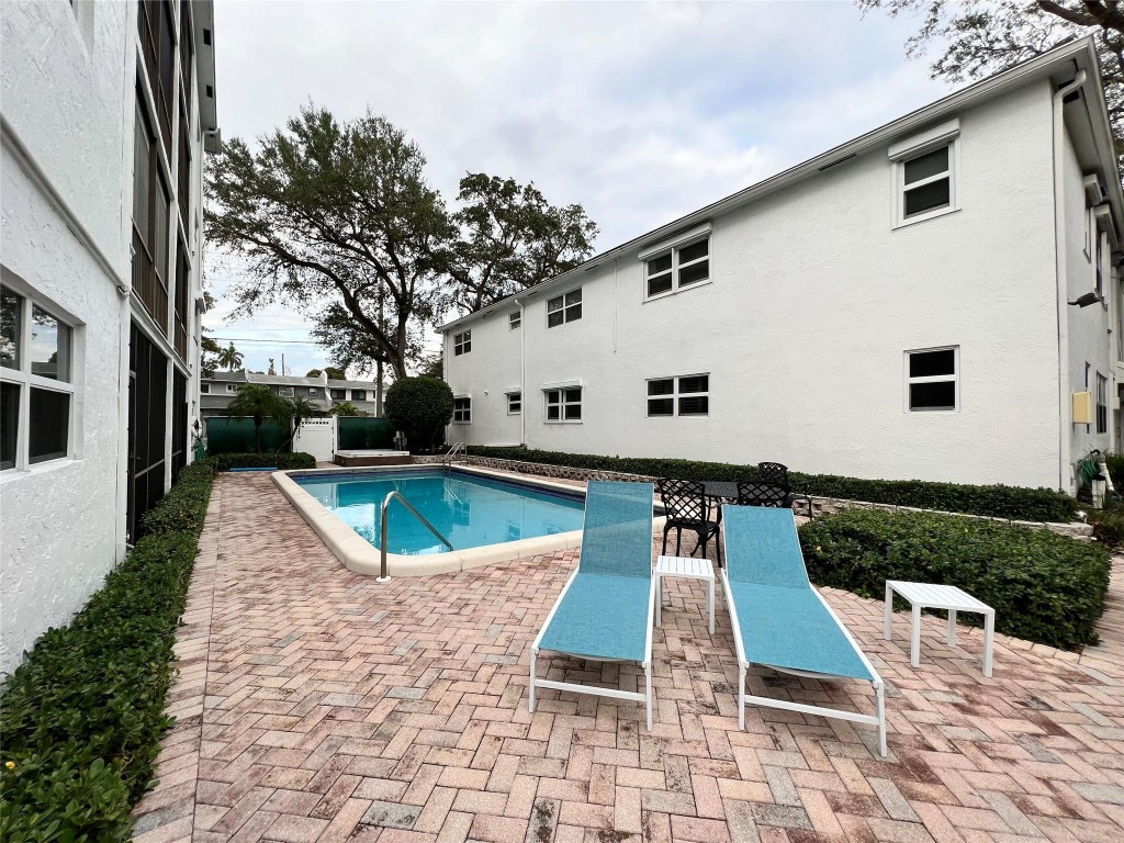 1212 SE 2nd Ct 104