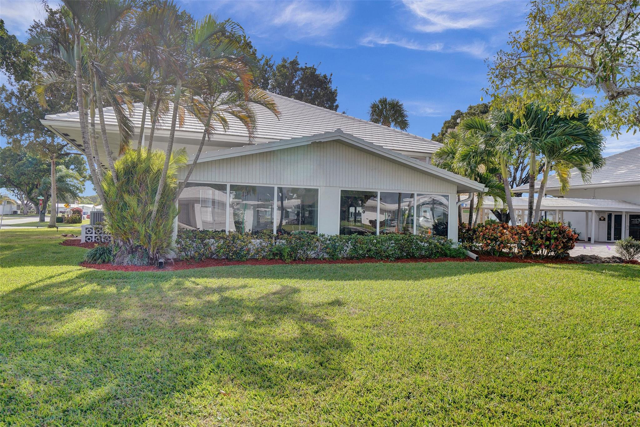 3011 E Golf Blvd