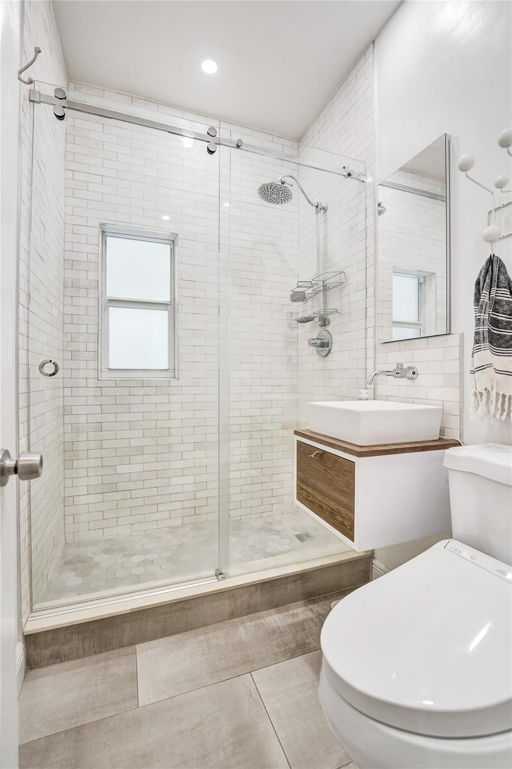 205 NE 17th Ave
