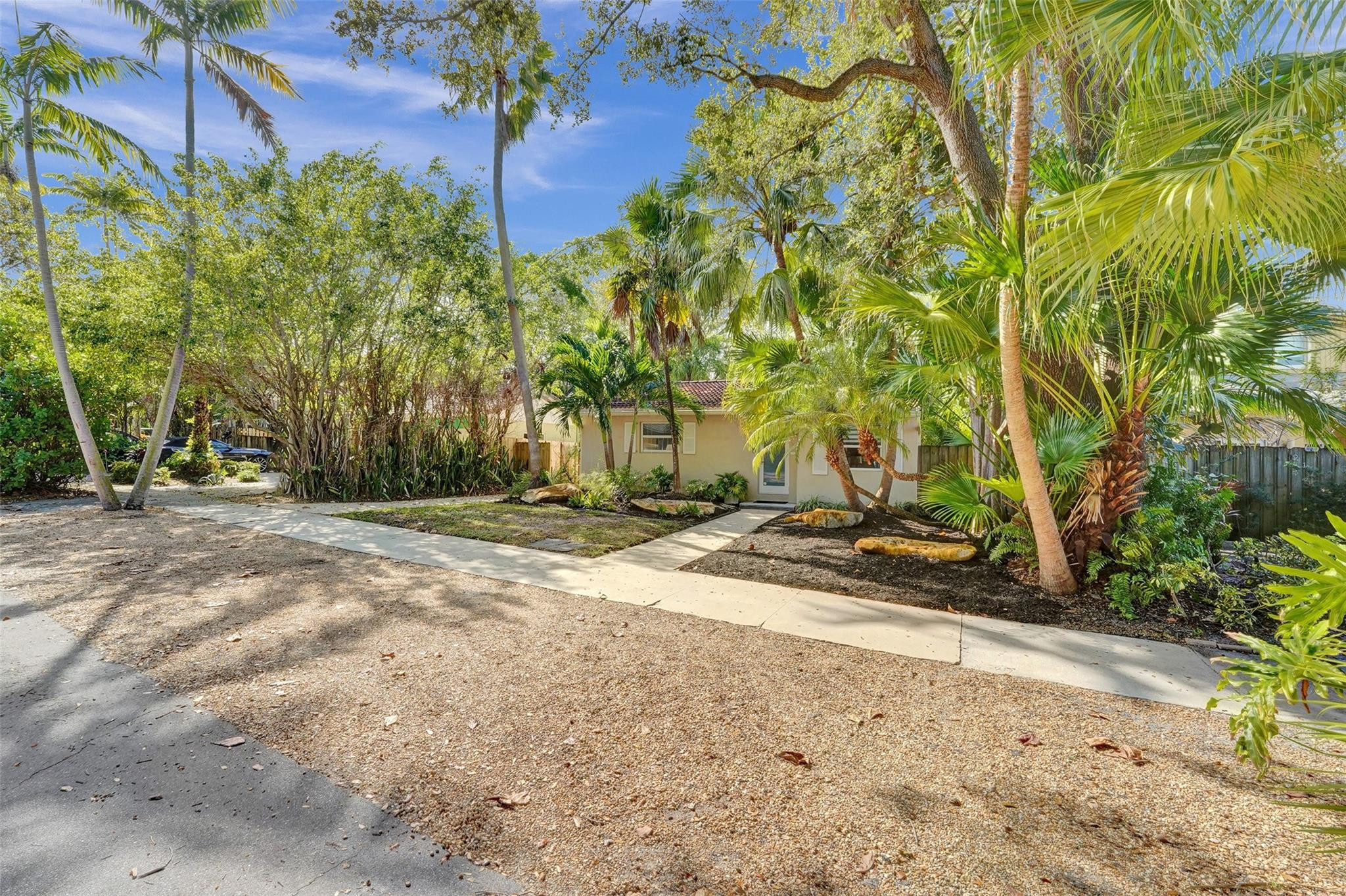 205 NE 17th Ave