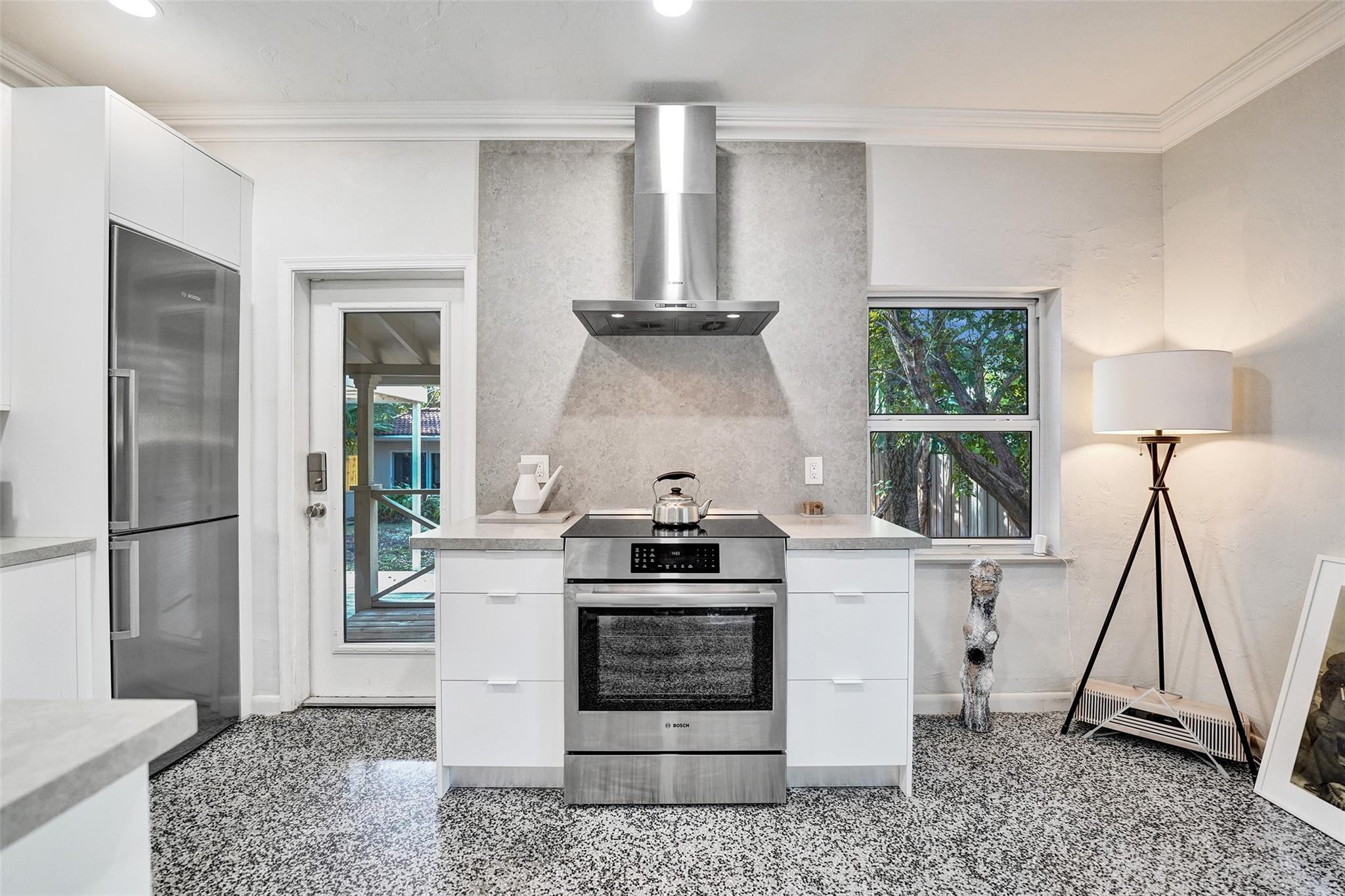 205 NE 17th Ave