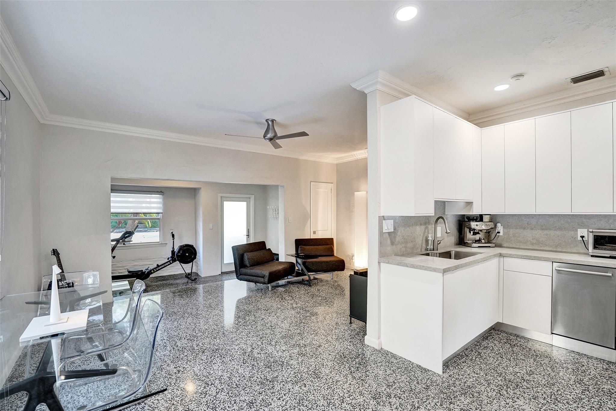 205 NE 17th Ave