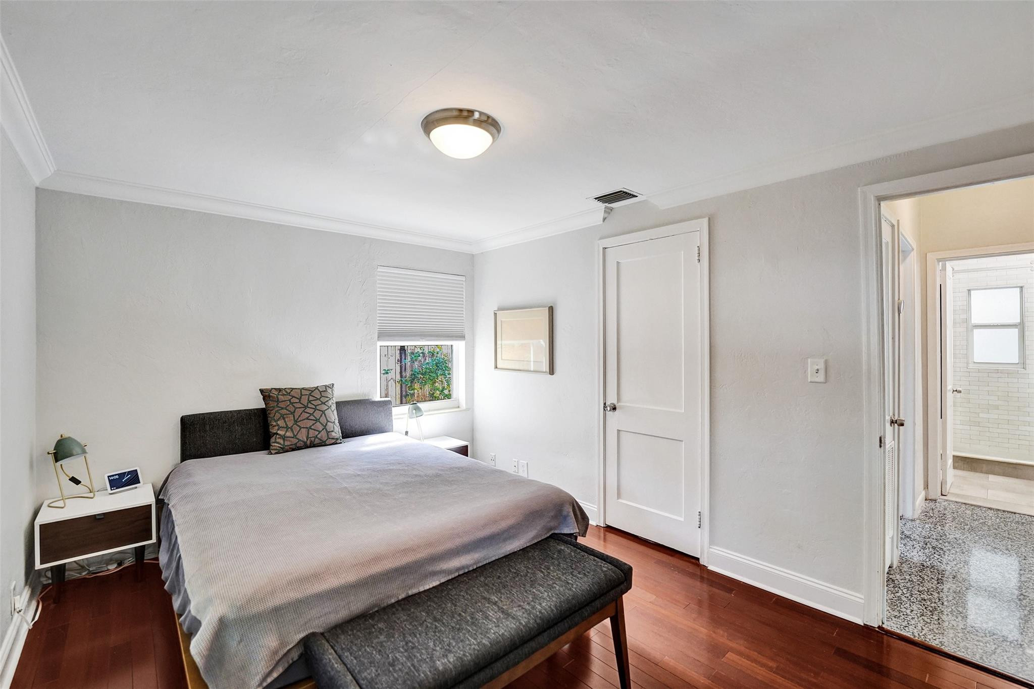 205 NE 17th Ave